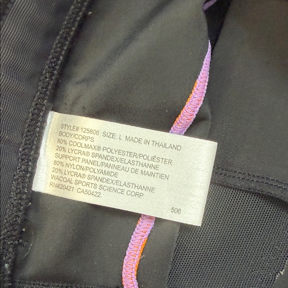 CW-X Stylish Black and Multicolor capri leggings - Picture 6 of 8